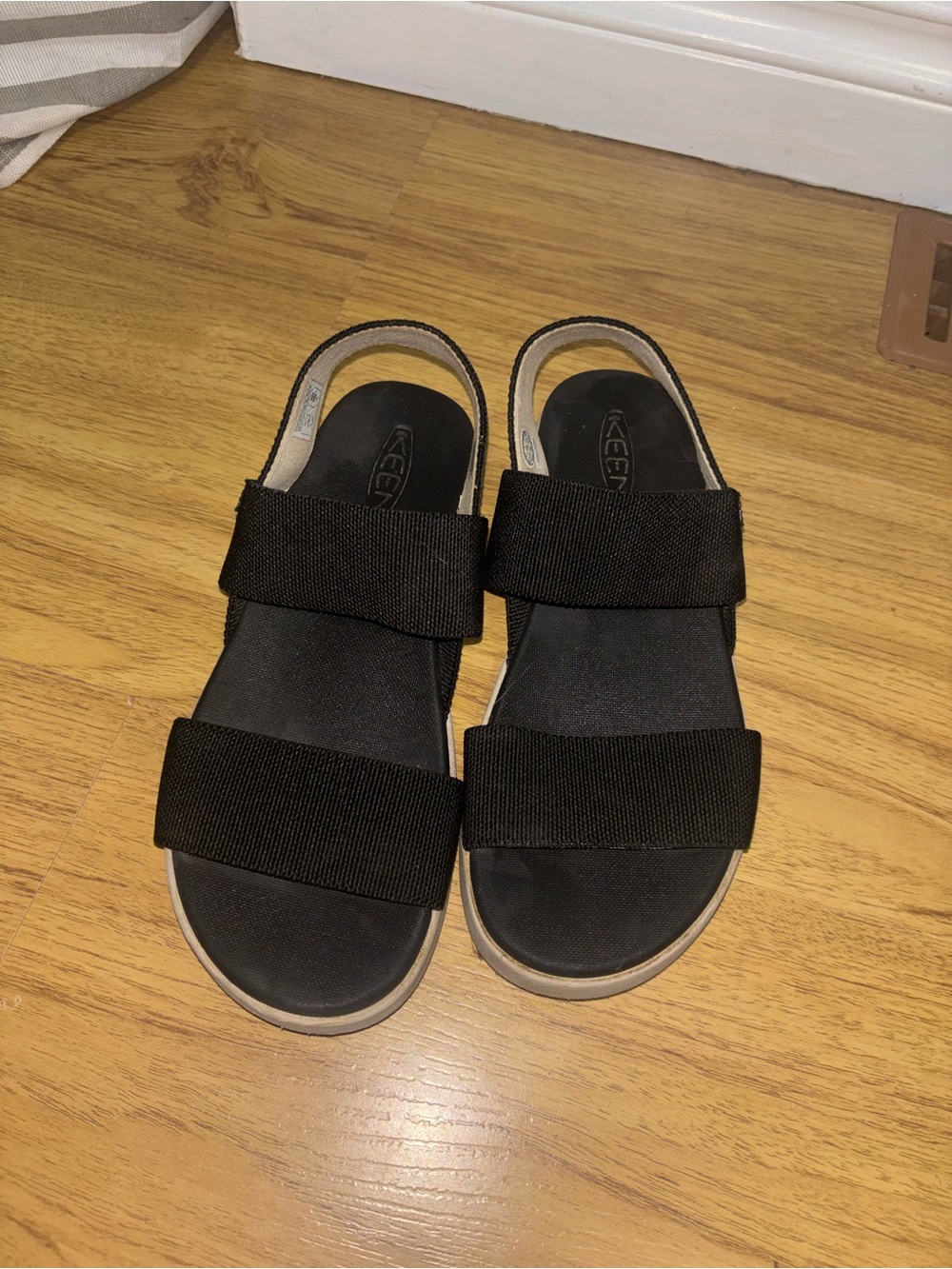 Keen Women’s Elle Backstrap Casual Platform
